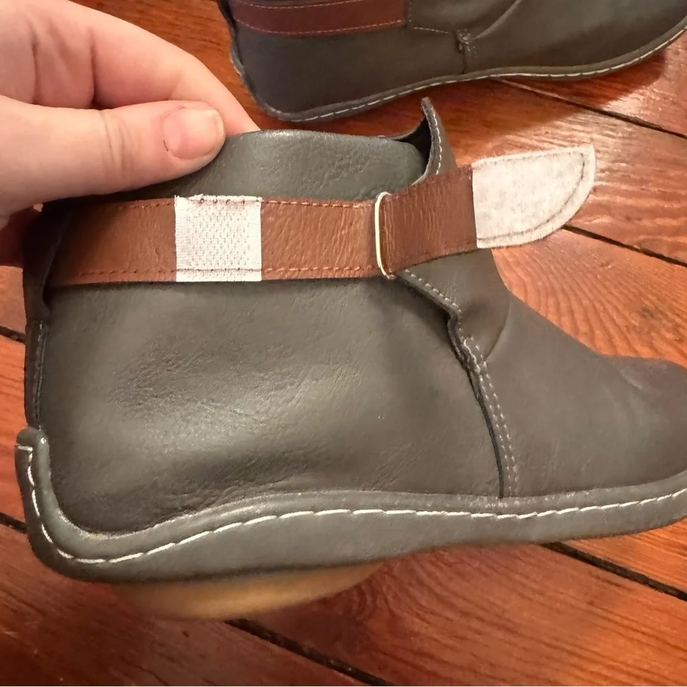 Unbranded Gray Ankle Boots Hook & loop Size 6 Women's Booties Comfort Flats - Picture 4 of 11